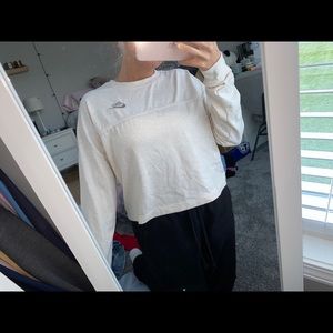 Nike Cropped Sweater Shirt